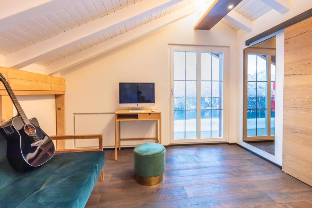 Exklusives Chalet mit traumhafter See- und Bergsicht Seelisberg Exterior foto